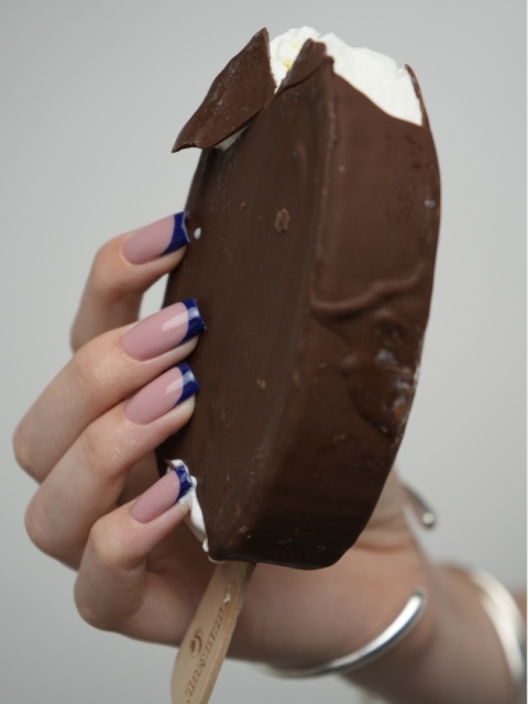 DA'23 GEL POLISH ‘SHE KNOWS, 8 ml – lakier hybrydowy (głęboki granatowy)