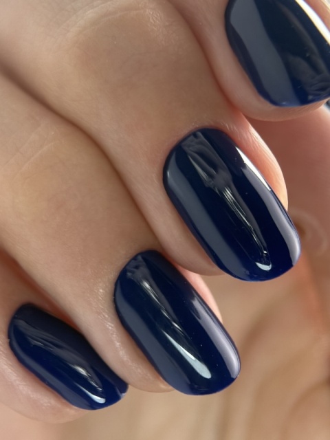 DA'23 GEL POLISH ‘SHE KNOWS, 8 ml – lakier hybrydowy (głęboki granatowy)