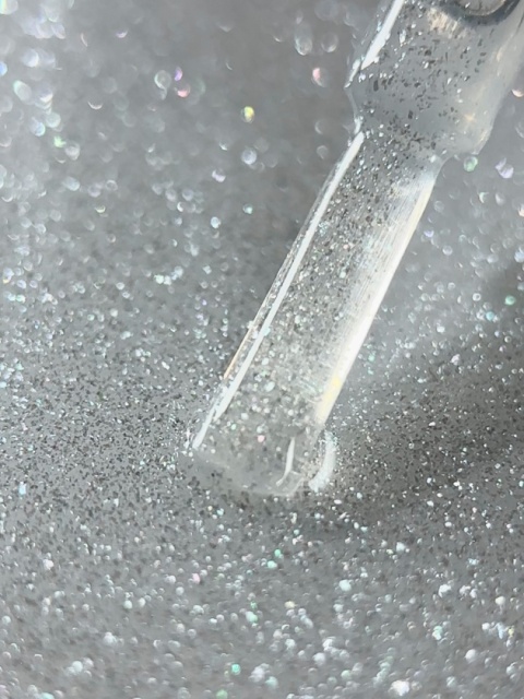 BIBLIOTEKA Silver Glow Top - top z delikatną srebrną drobinką, 10 ml