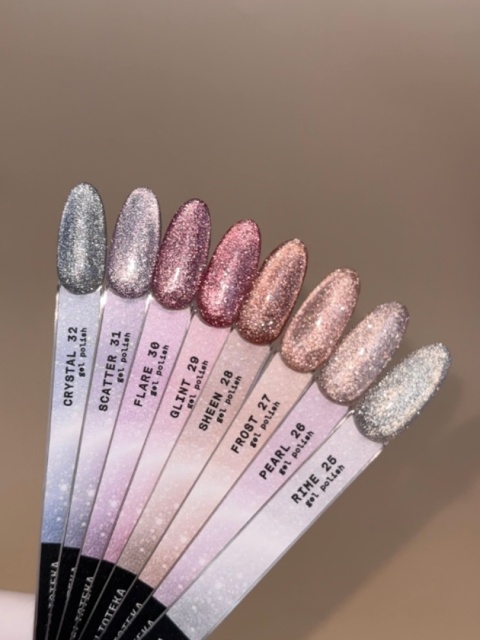 BIBLIOTEKA Cat Eye Gel Polish 32 Crystal, 10 ml - niebieski lakier hybrydowy z efektem „kociego oka"