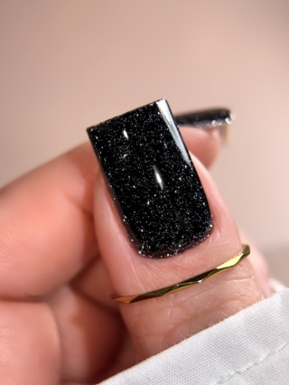 BIBLIOTEKA Flash Gel Polish 01 Blacklight, 10 ml - czarny lakier hybrydowy z efektem flash