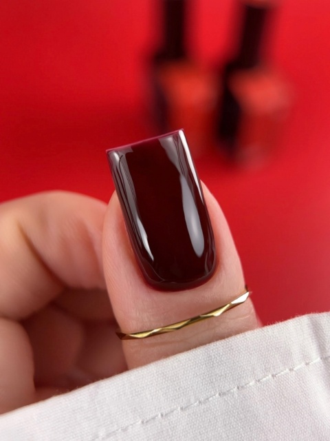 BIBLIOTEKA Gel Polish 47 Oxblood, 10 ml - lakier hybrydowy (ciemny czerwono-bordowy z atramentową głębią)
