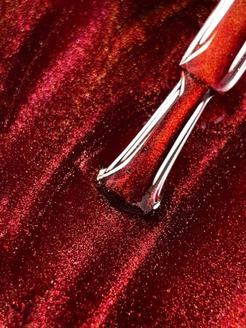 BIBLIOTEKA Gel Polish Magnet Red, 10 ml - czerwony lakier hybrydowy z efektem „kociego oka"