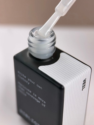 BIBLIOTEKA Matte Cover Top VEIL 01 - matowy mleczny top hybrydowy bez warstwy dyspersyjnej, 10 ml